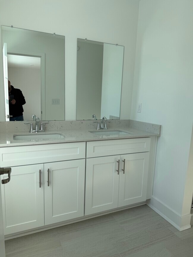 Building Photo - 36 Primrose Ct