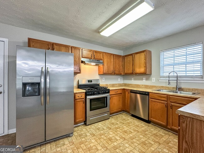 Building Photo - 236 Sableshire Way