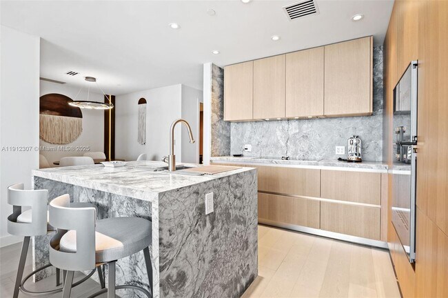 Building Photo - 500 Alton Rd