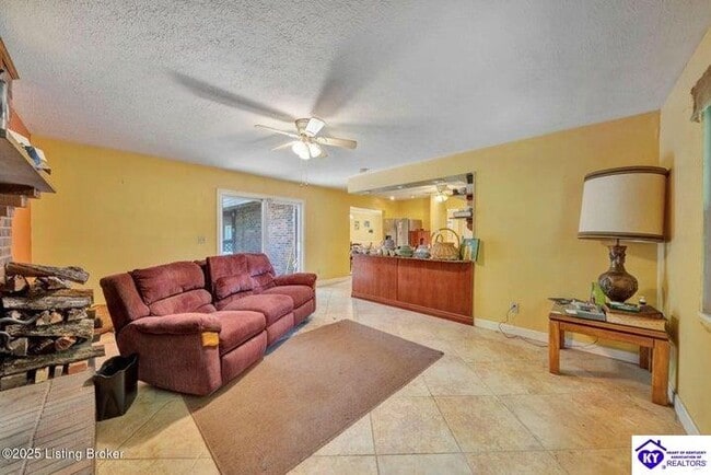 Building Photo - 809 Clifford Dr
