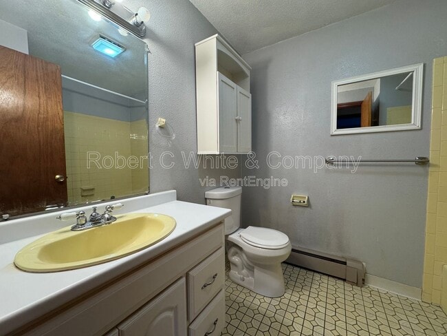 Building Photo - 316 Knob Hill Dr