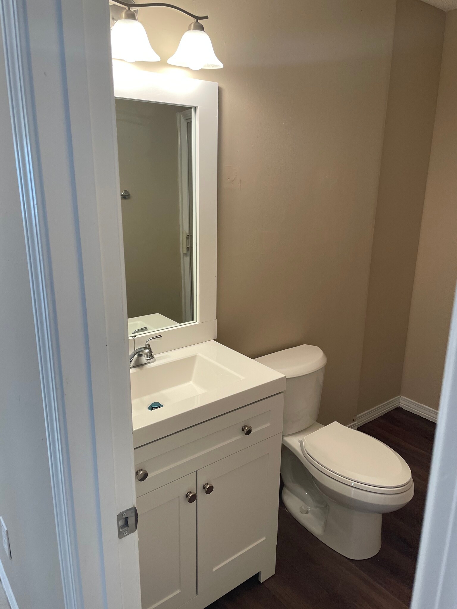 Building Photo - 426 Apple Dr