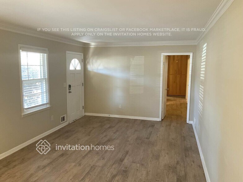 Building Photo - 686 Rollingwood Pl