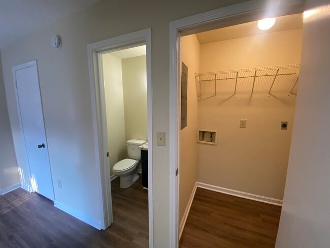 Building Photo - 1403 McCauley Rd