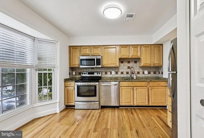Building Photo - 14215 Heritage Crossing Ln