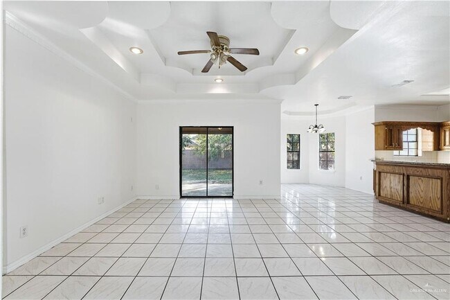 Building Photo - 11 West Dr