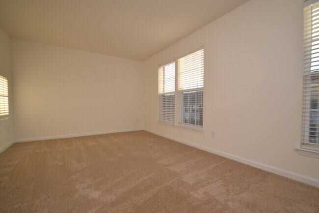 Building Photo - Spacious Ballantyne Living | 3BR, 3.5BA with Community Pool