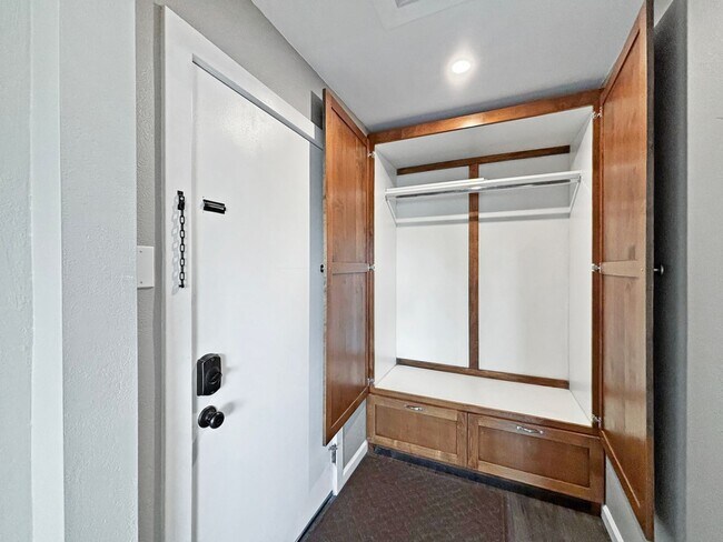 Building Photo - Stunning 1BA Studio in North Park w/ Priva...