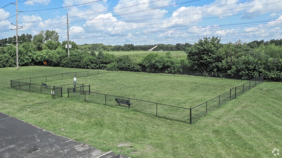 Building Photo - River West Flats