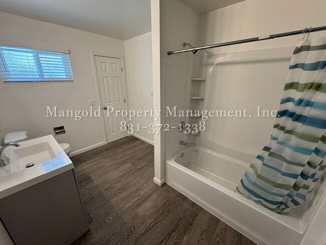 Building Photo - Beautifully Updated 3-Bedroom Home with Sp...