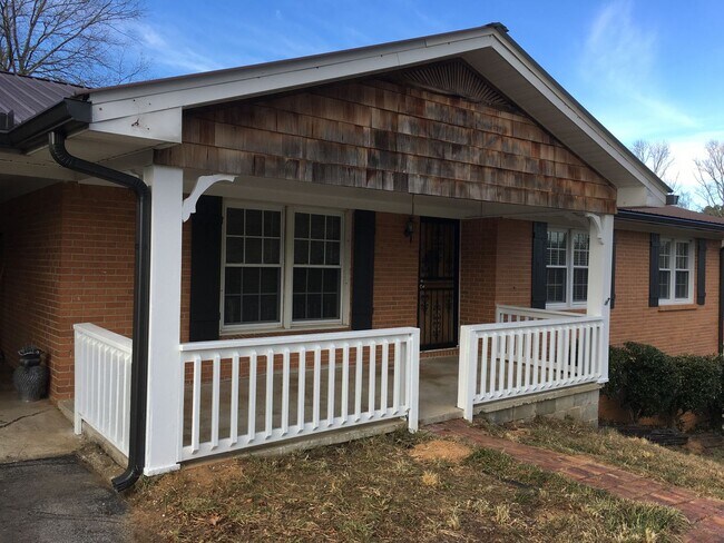 Building Photo - 3/1.5 Country House in Adairsville $1,595