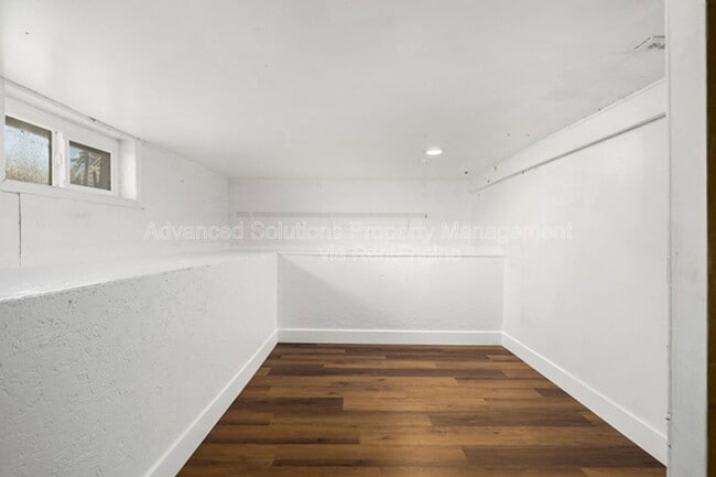 Building Photo - 486 2nd Ave