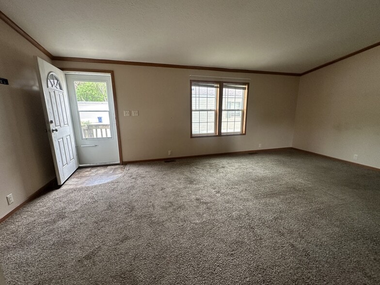 Building Photo - 76 E U.S. Hwy 6