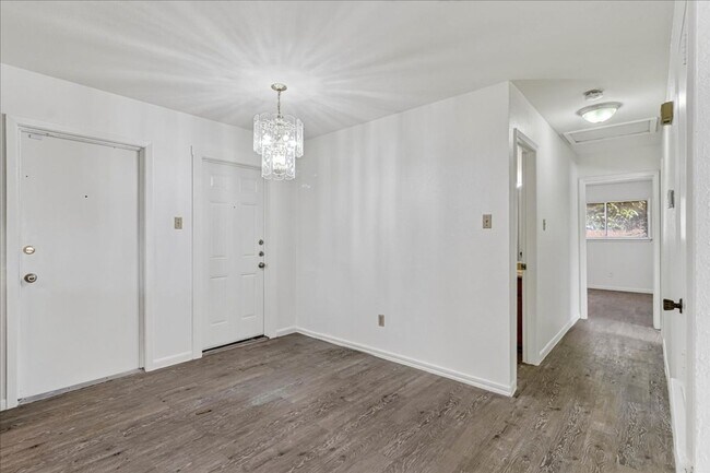 Building Photo - 1622 La Joya St