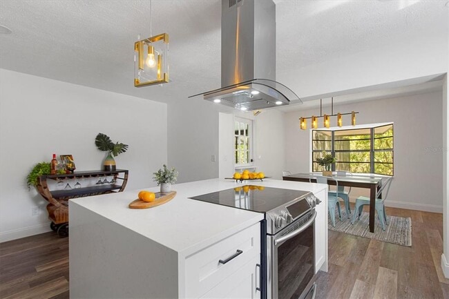 Building Photo - 11218 Creek View Dr