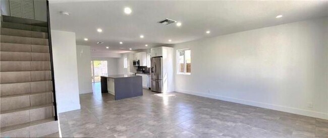 Building Photo - 5414 SW 44th Terrace