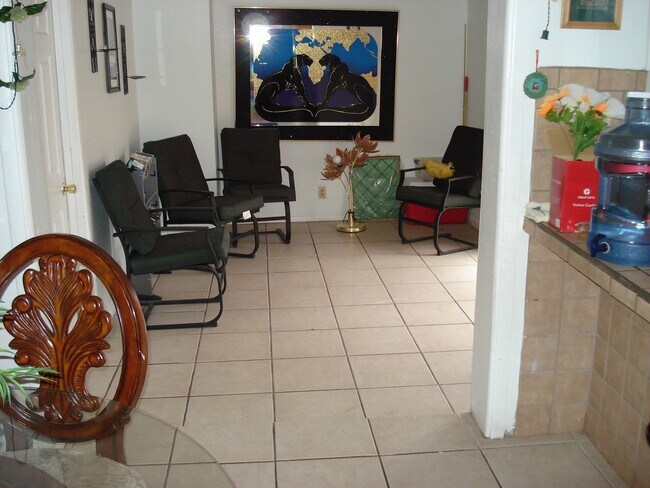Building Photo - INQUIRE - OPEN HOUSE COMING SOON:   LARGE 4BR/2BA HOUSE, TILE, REMODELED, GREAT LOCATION, NEAR MC...