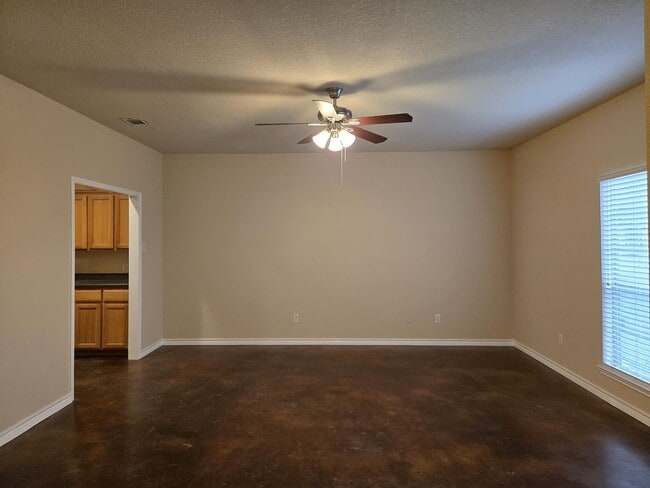 Building Photo - Robinson Townhome