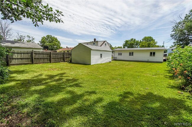 Building Photo - 222 Dupont Ave