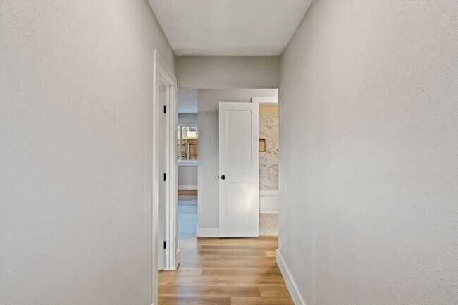 Building Photo - 503 Rogers Way