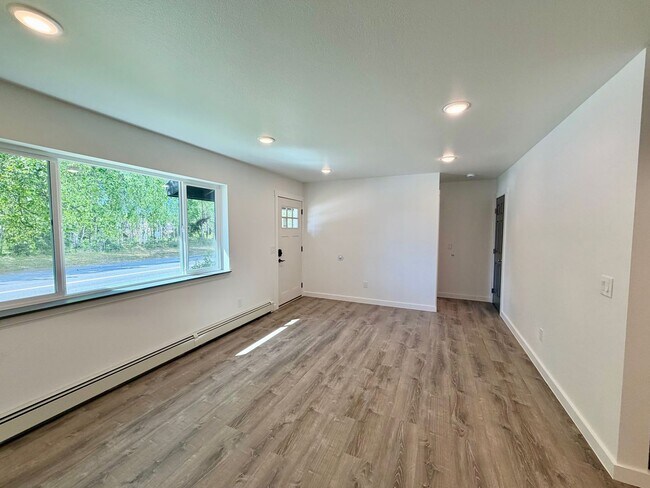 Building Photo - BRAND NEW REMODEL!