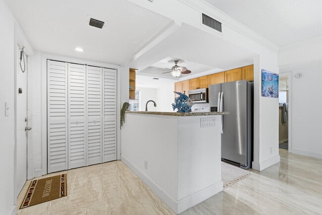 Building Photo - 1050 Sugar Sands Blvd