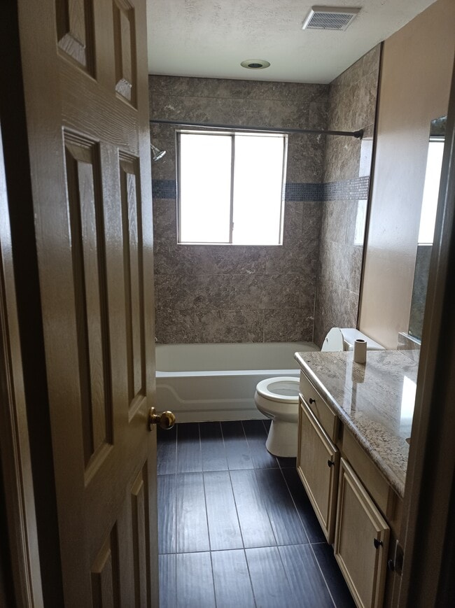 Building Photo - 1222 Bluestone Dr