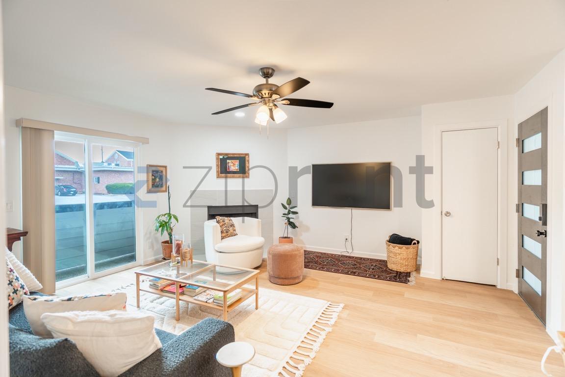 Building Photo - Unit 203
