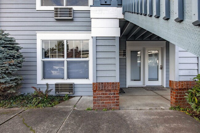 Building Photo - 714 Cascade Ave