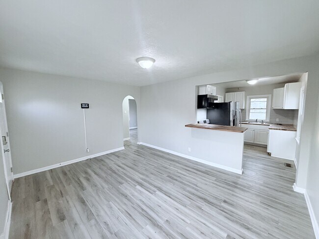 Building Photo - 3710 Fletcher Ave