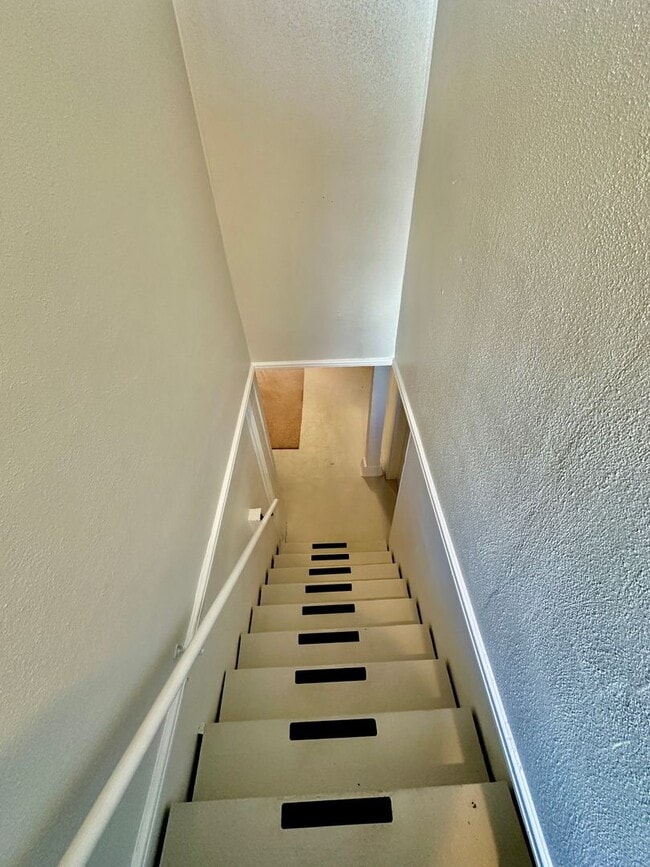 Building Photo - New on the Market!