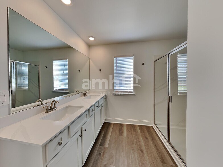 Building Photo - 216 Latitia Lane