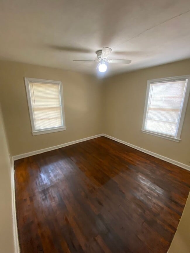 Building Photo - **AVAILABLE NOW** 3 Bedroom / 1 Bathroom H...