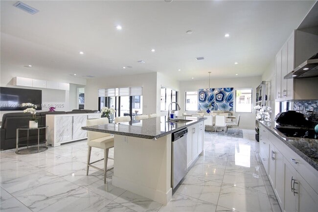 Building Photo - 4239 SW 176th Ave