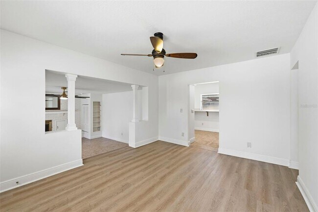 Building Photo - 3707 Pelican Ln