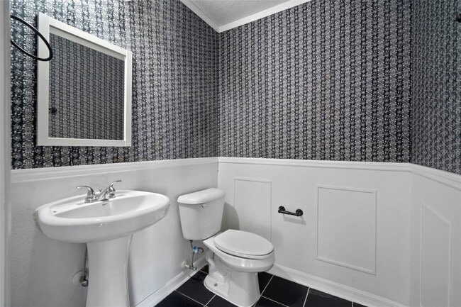 Building Photo - 1303 Alhambra Crest Dr