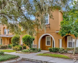 Building Photo - Great townhouse close to 301 and Crosstown