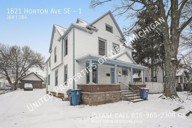 Building Photo - Available Now | 3 Bedroom 1 Bath Apartment...