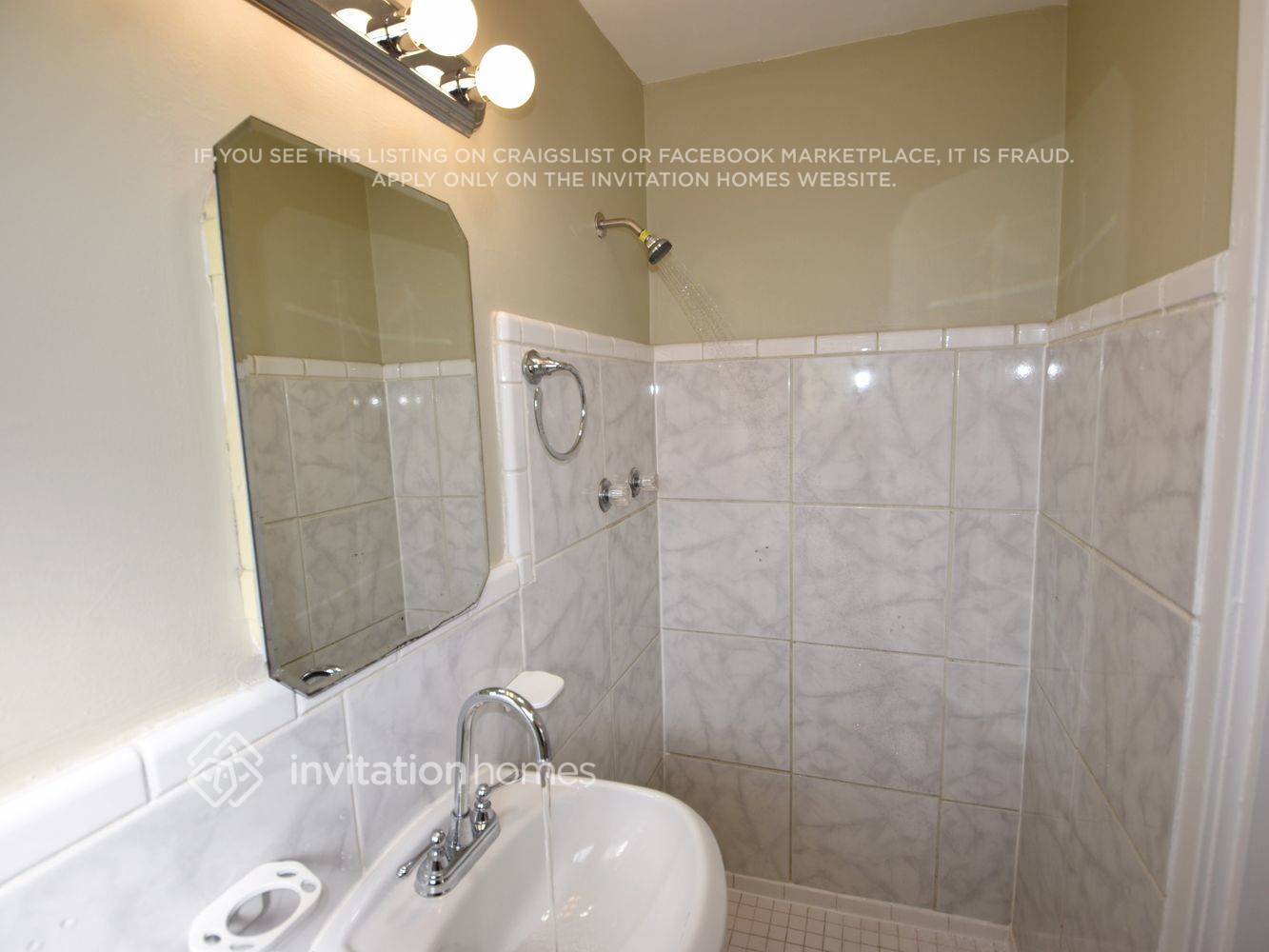 Building Photo - 1521 20th Ave N