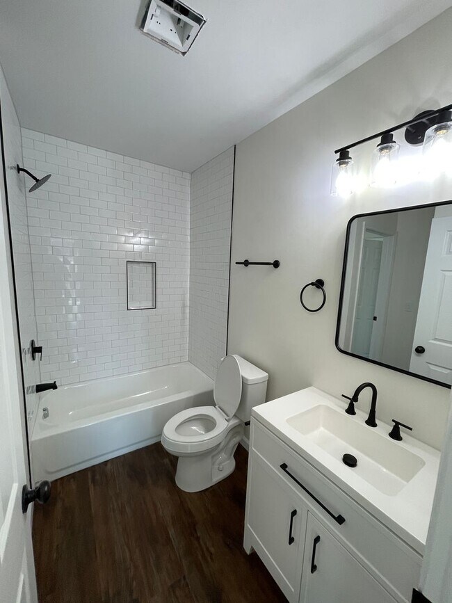 Building Photo - Fully Renovated 3BR/2.5BA Home in Merion Village