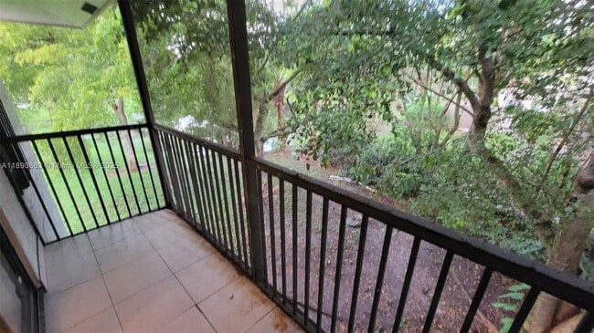 Building Photo - 3036 Coral Ridge Dr