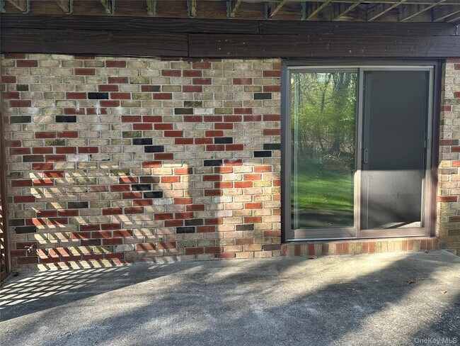 Building Photo - 88 Bailey Ct