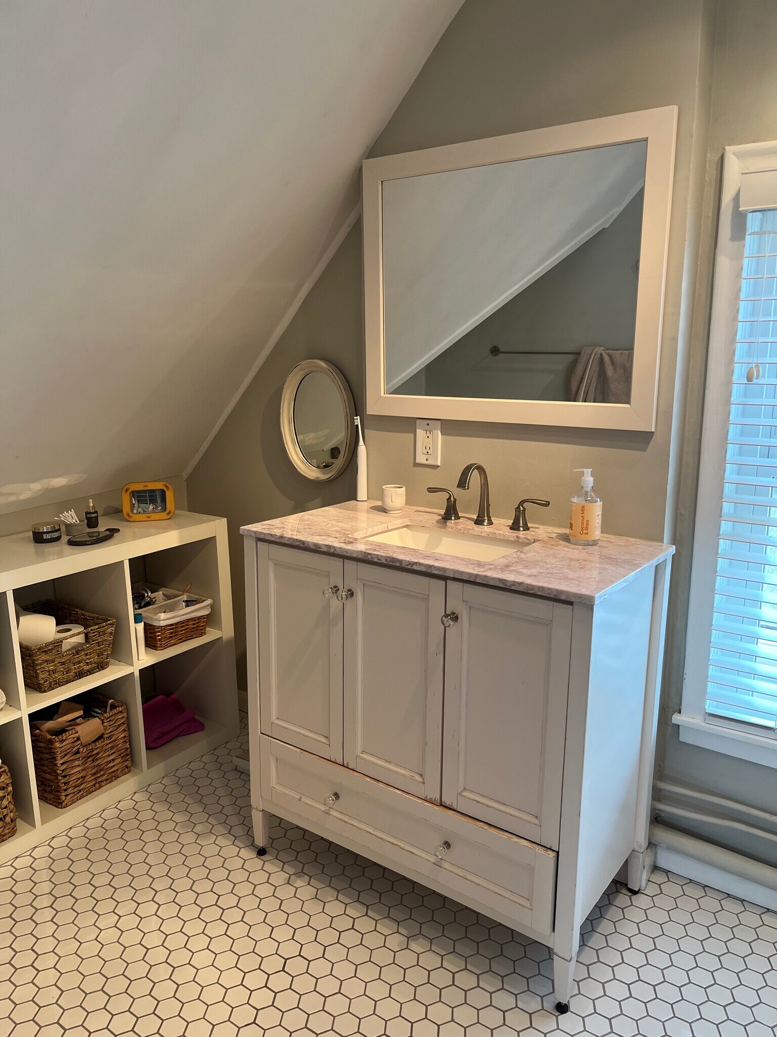 Building Photo - 2555 Emerson Ave S