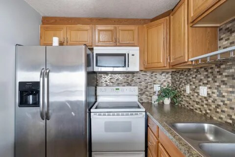 Building Photo - 308 Miracle Strip Pkwy SW