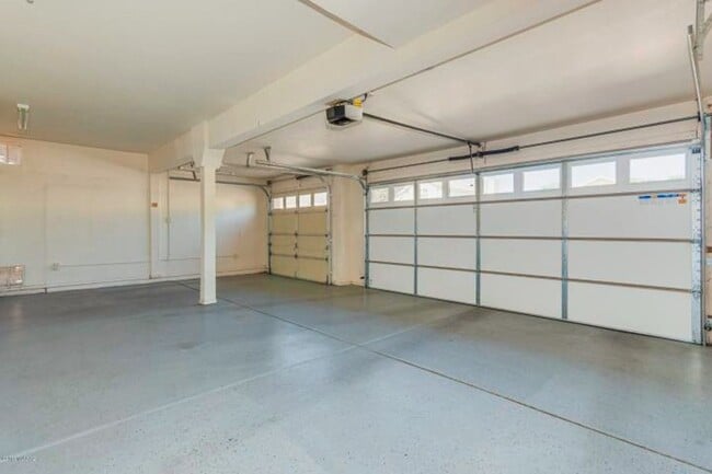 Building Photo - Charming Spacious 4 Bed. 3 Ba. Home with 3 Car Gar. Located the Desirable Continental Ranch