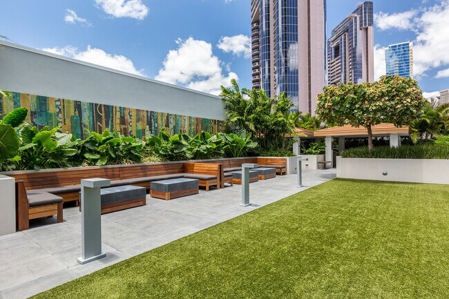 Building Photo - Fully Furnished 2 Bed / 2 Bath Condo with ...