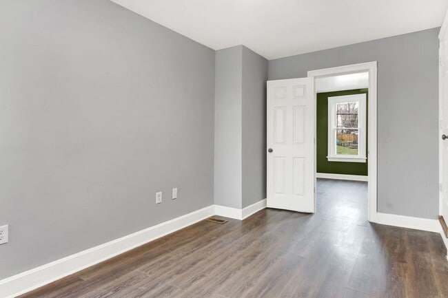 Building Photo - Coming Soon! Charming 3 Bedroom, 1.5 Bath ...