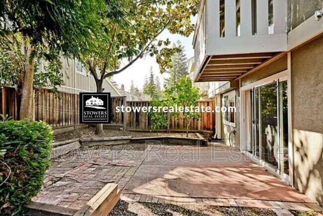 Building Photo - 112 Summerwood Pl