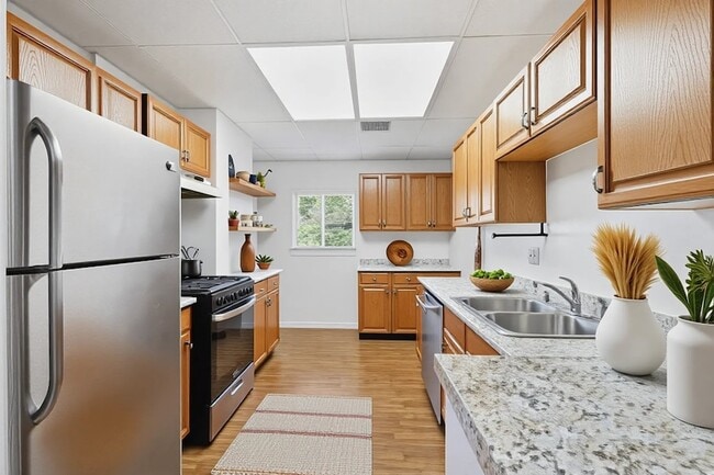 Building Photo - 2500 Mandell St