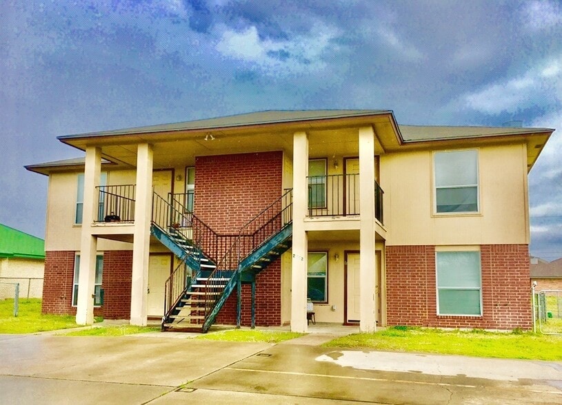 Primary Photo - 2202 Wright Way